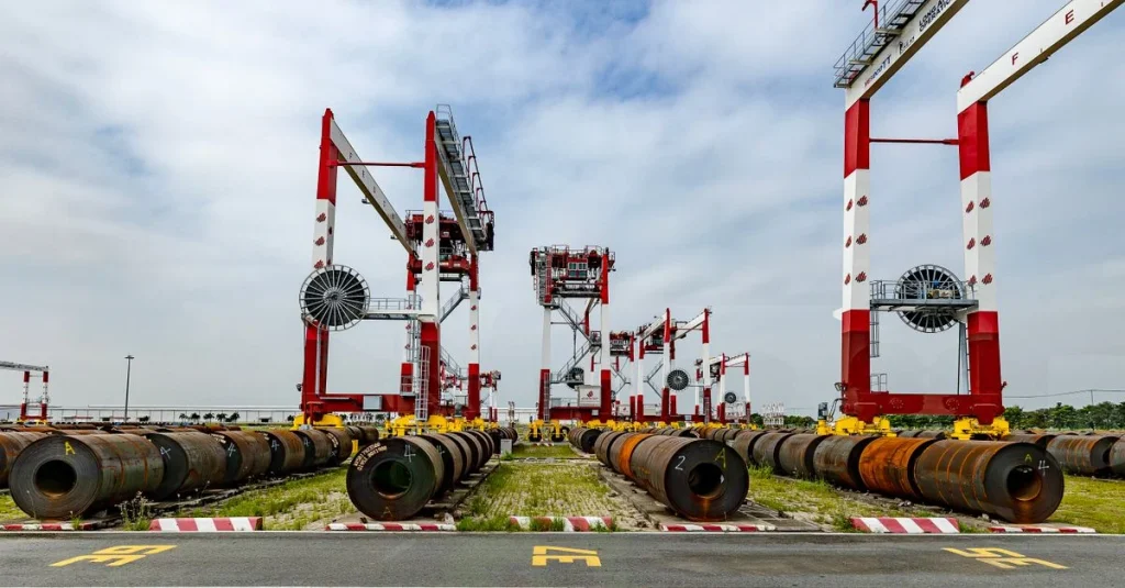 Butle z dwutlenkiem węgla w zapleczu technicznym firmy obsługującej CO2 i bezpieczeństwo